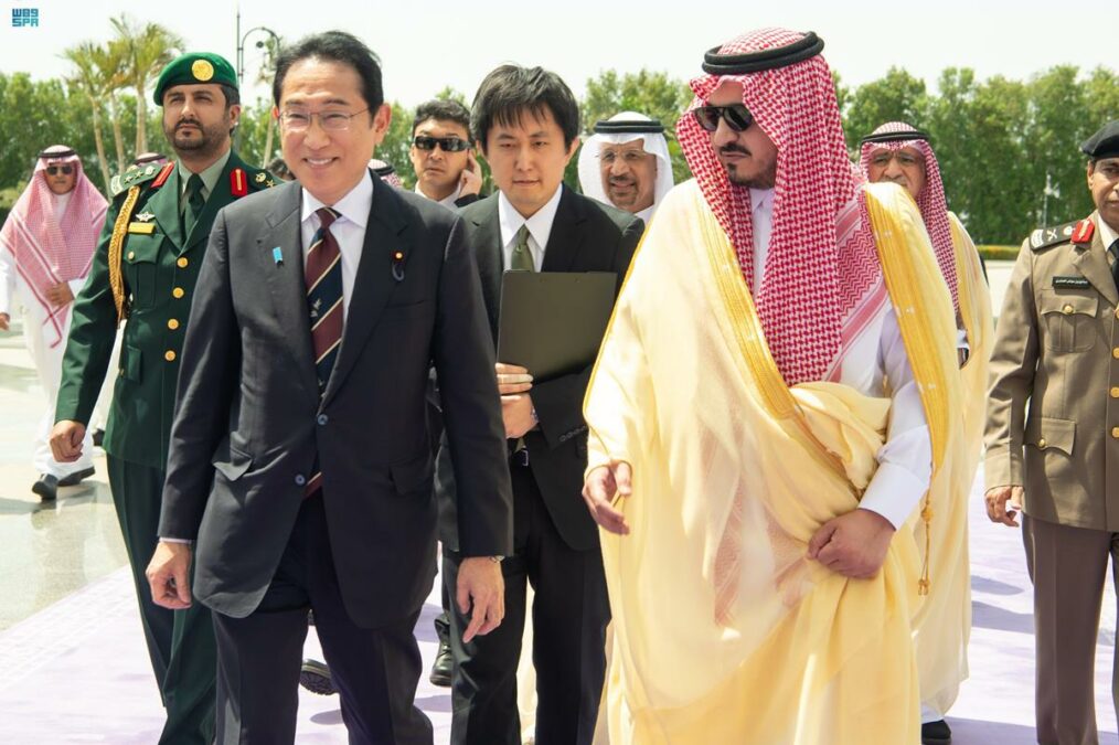 Japanese Prime Minister Fumio Kishida arrives in Jeddah on Sunday afternoon for a three-day visit to the GCC. (SPA)